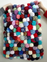 Puikkotyttöjen palloryijy myyjäisiin.